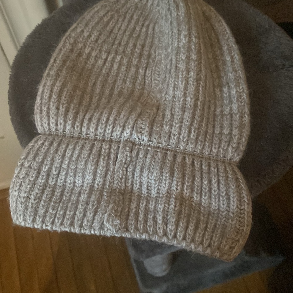 Hat - Picture 3 of 4
